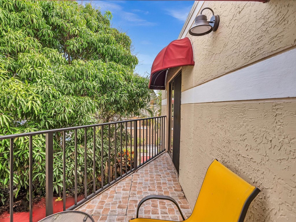 Chateau Wood - Residential