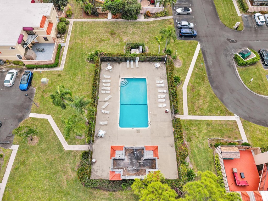 Chateau Wood - Residential