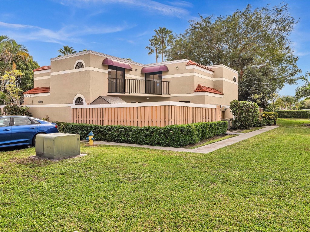 Chateau Wood - Residential