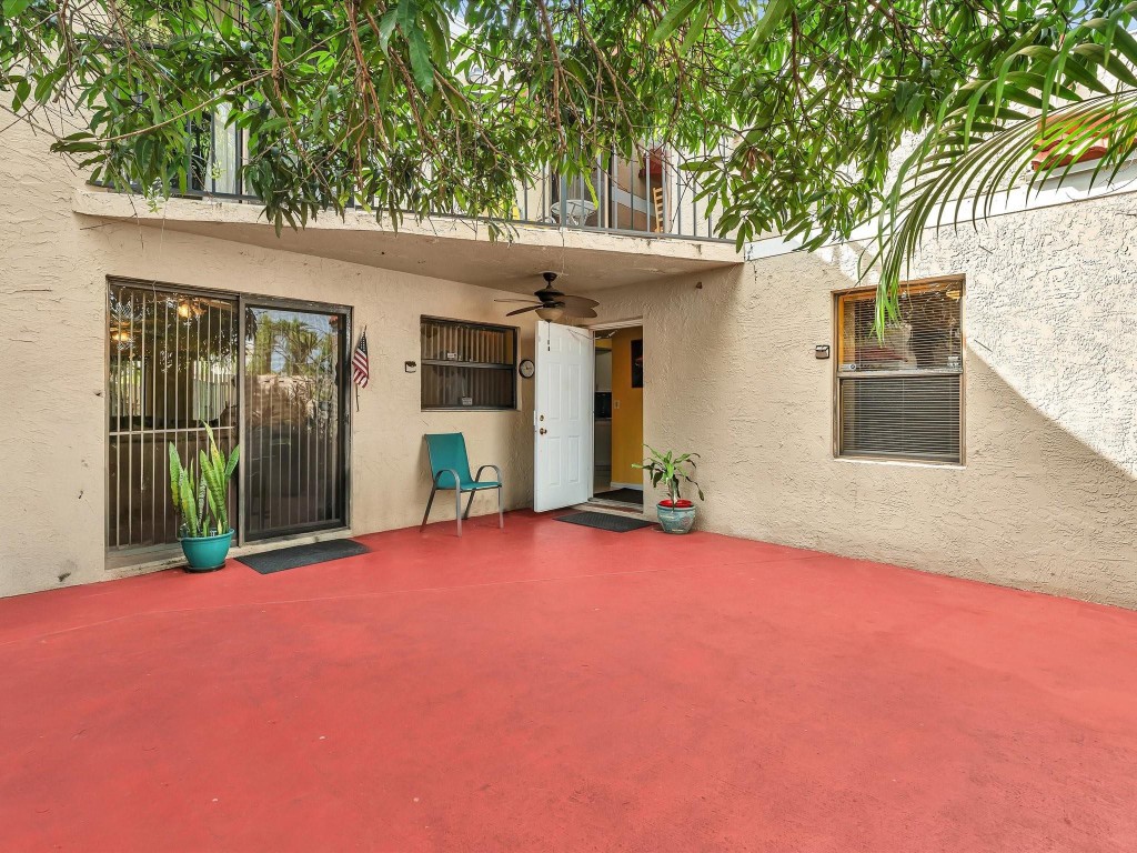 Chateau Wood - Residential