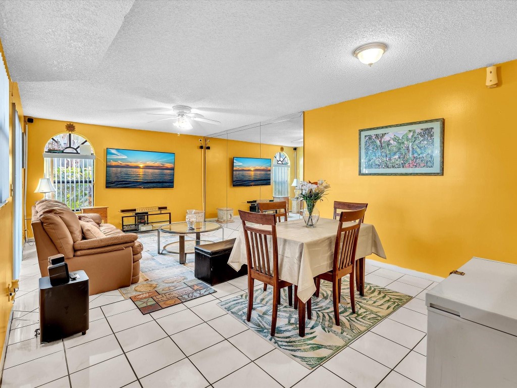 Chateau Wood - Residential