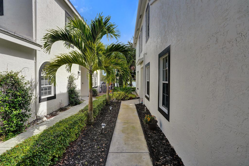 Photo of 10694 Pelican Drive, Wellington, FL 33414 (MLS # B26031610)