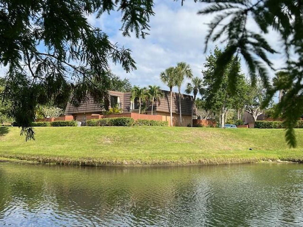 Photo of 1307 13th Court, Jupiter, FL 33477 (MLS # R11083895)