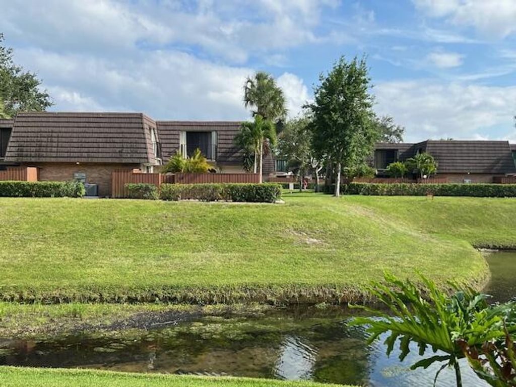 Photo of 1307 13th Court, Jupiter, FL 33477 (MLS # R11083895)