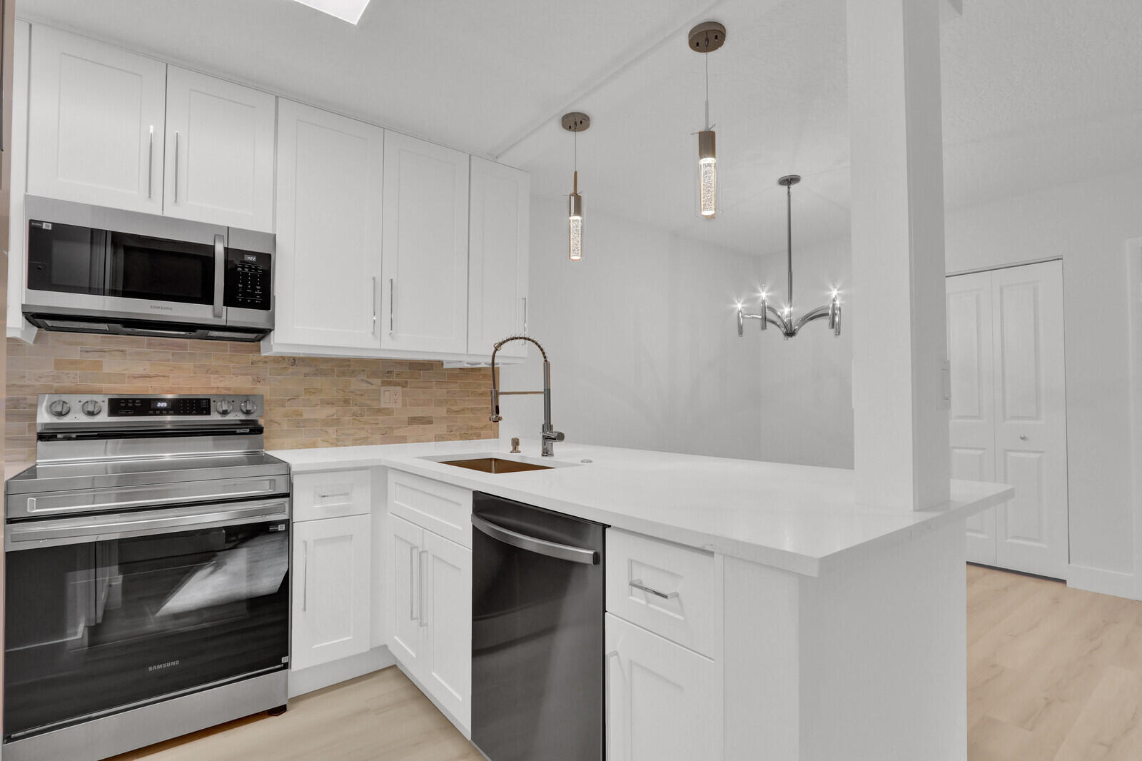 GLENBROOK CONDO - Residential