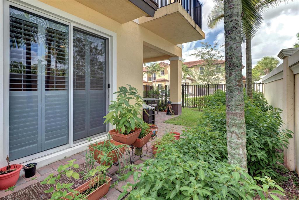 5150 HILLSBORO - Residential