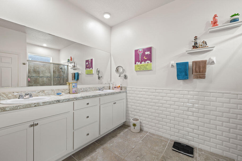 COVE AT FALCON TRACE - Residential