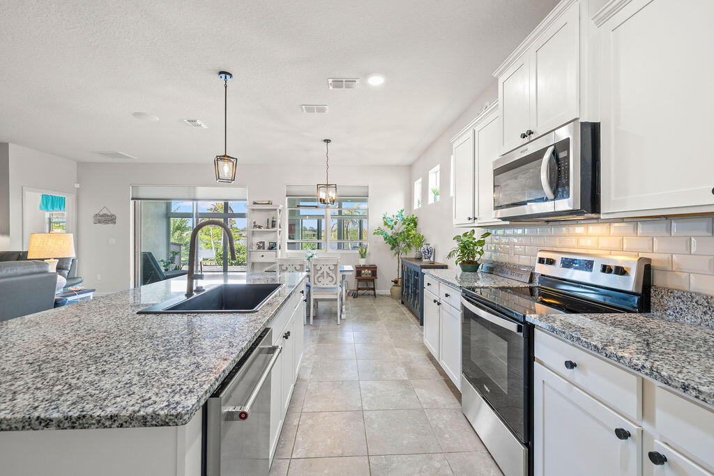 COVE AT FALCON TRACE - Residential