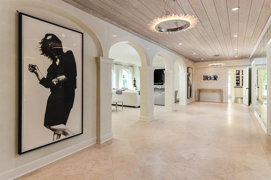 PRIMAVERA ESTATES (LAKE FRONT) - Residential