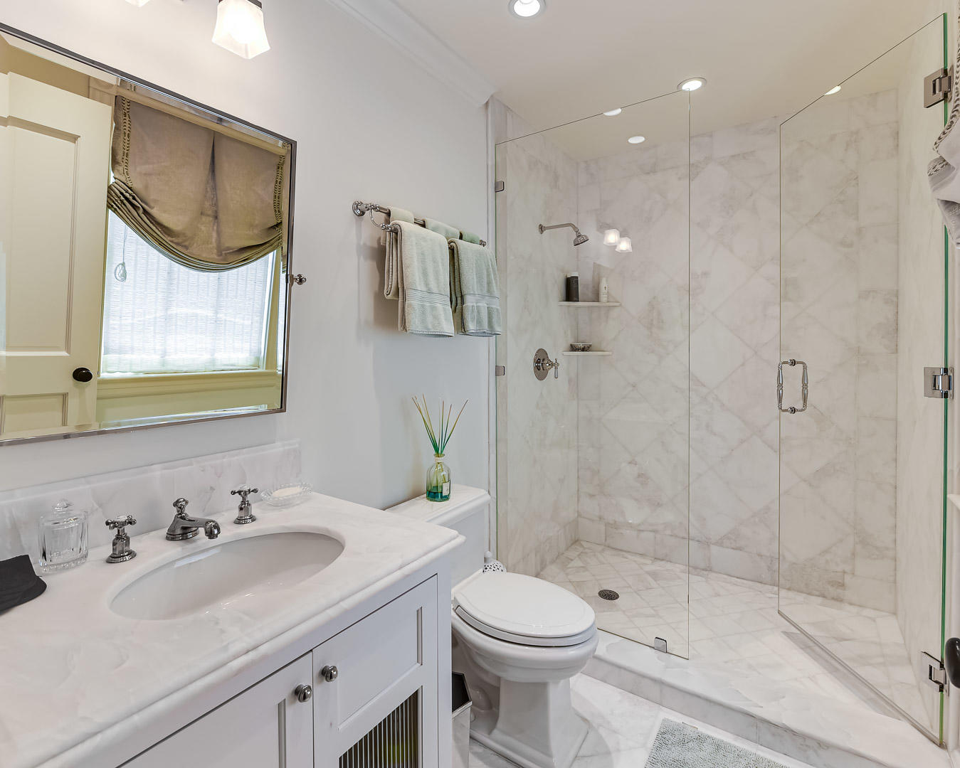 PRIMAVERA ESTATES (LAKE FRONT) - Residential