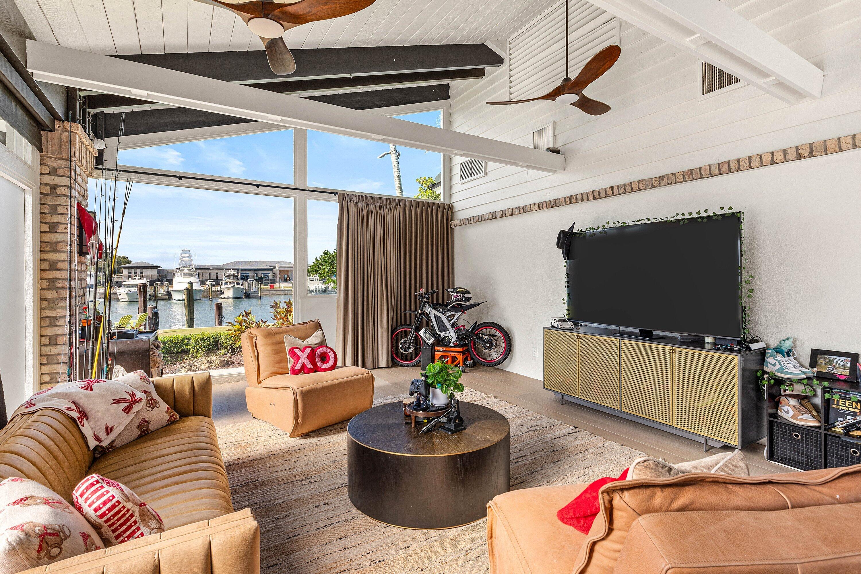 SAILFISH POINT - Residential