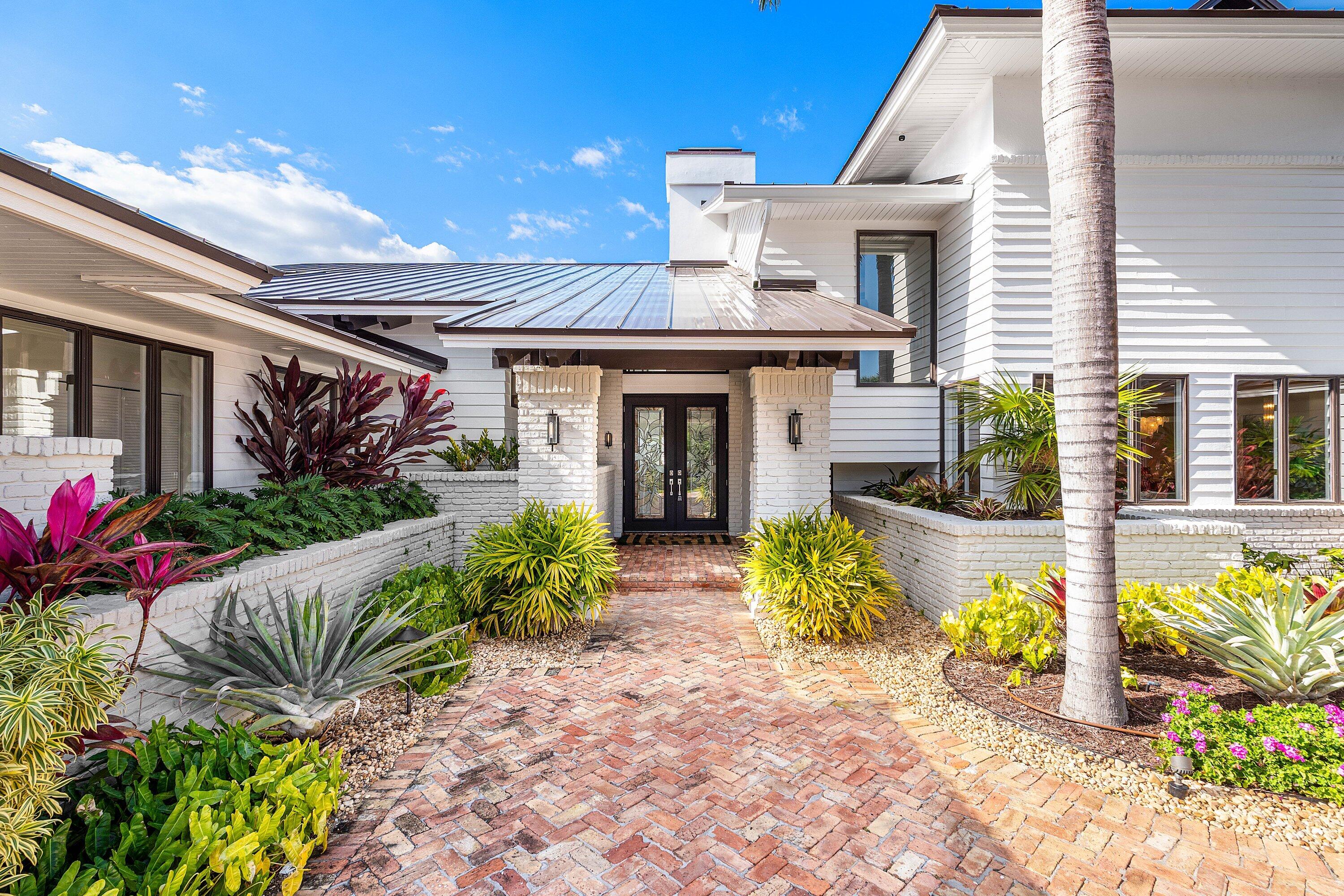 SAILFISH POINT - Residential