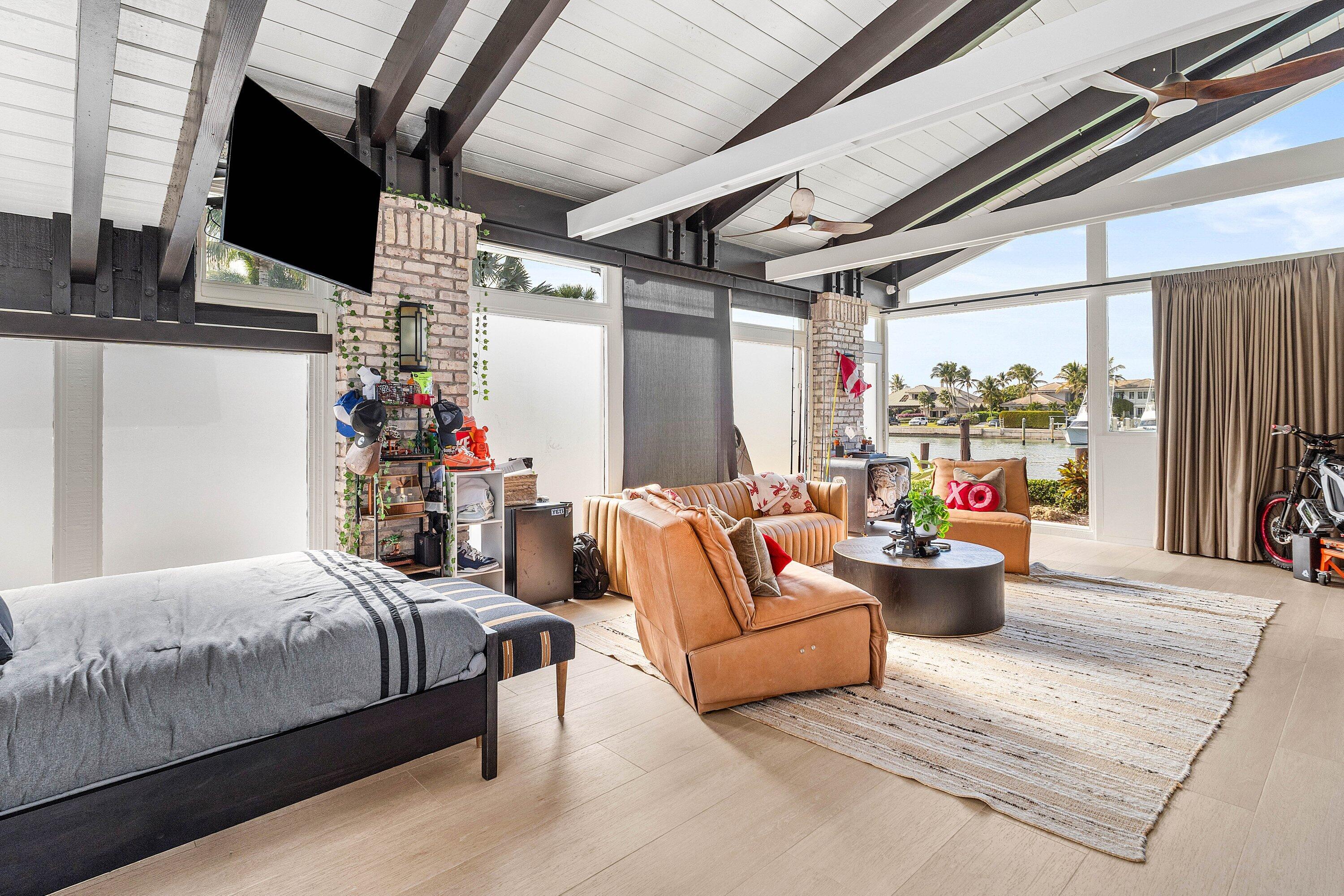 SAILFISH POINT - Residential