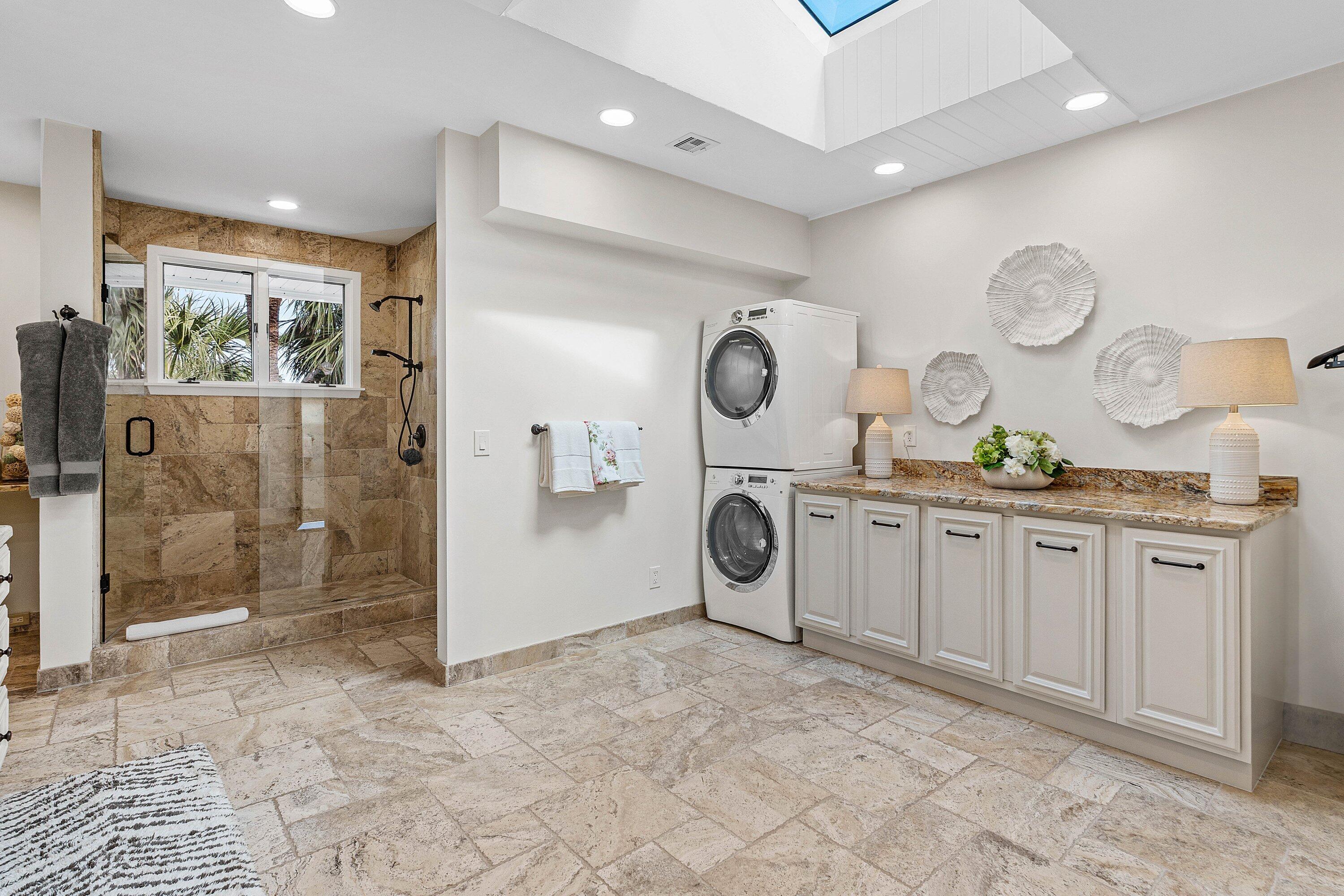 SAILFISH POINT - Residential