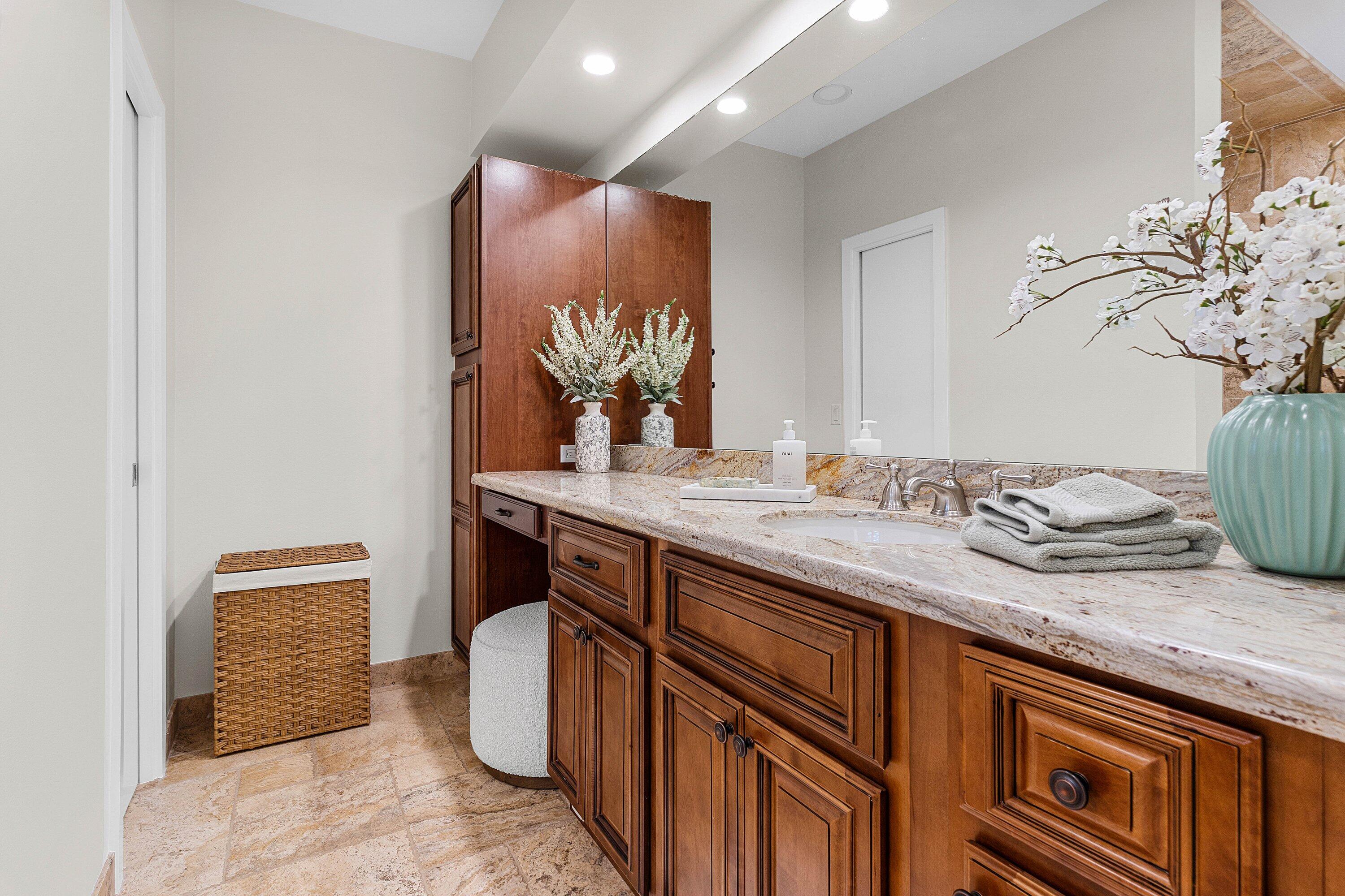 SAILFISH POINT - Residential