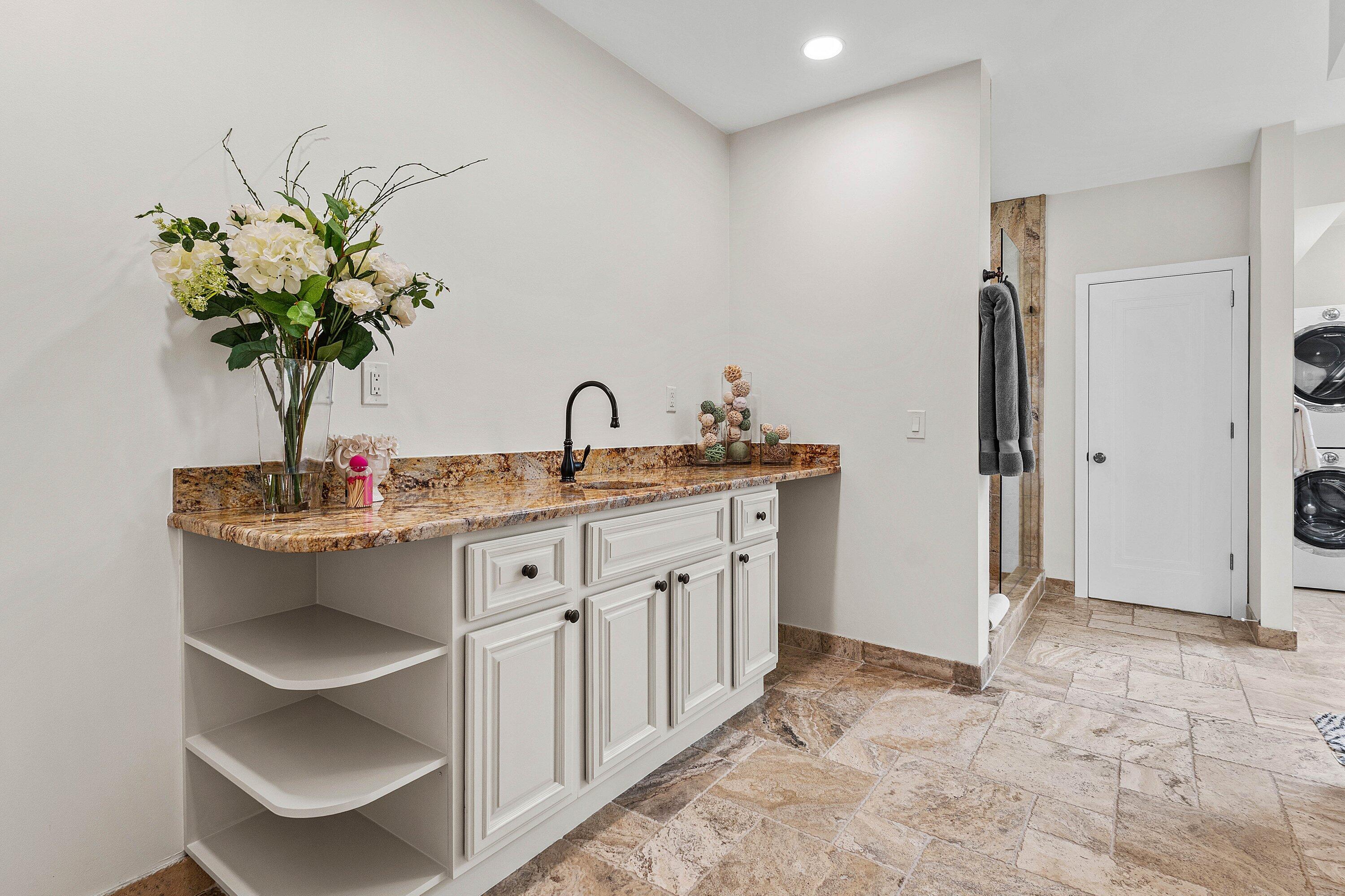 SAILFISH POINT - Residential