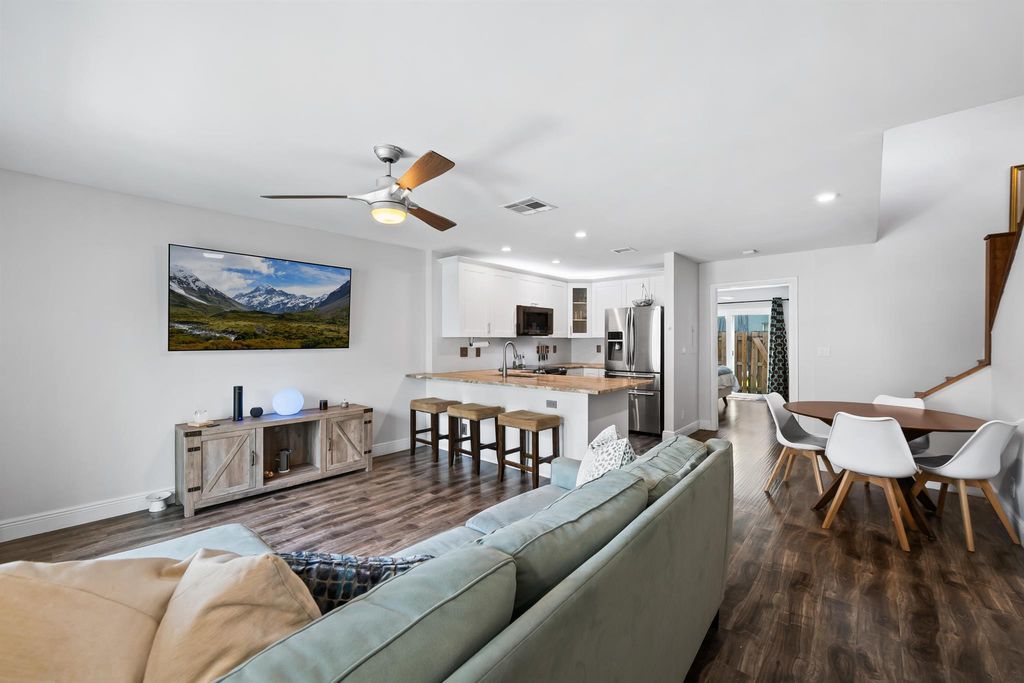 Photo of 1320 Cypress Way W, Palm Springs, FL 33406 (MLS # R11130578)