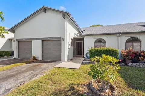 8210 NW 100th Lane, Tamarac, FL MLS: R11042251