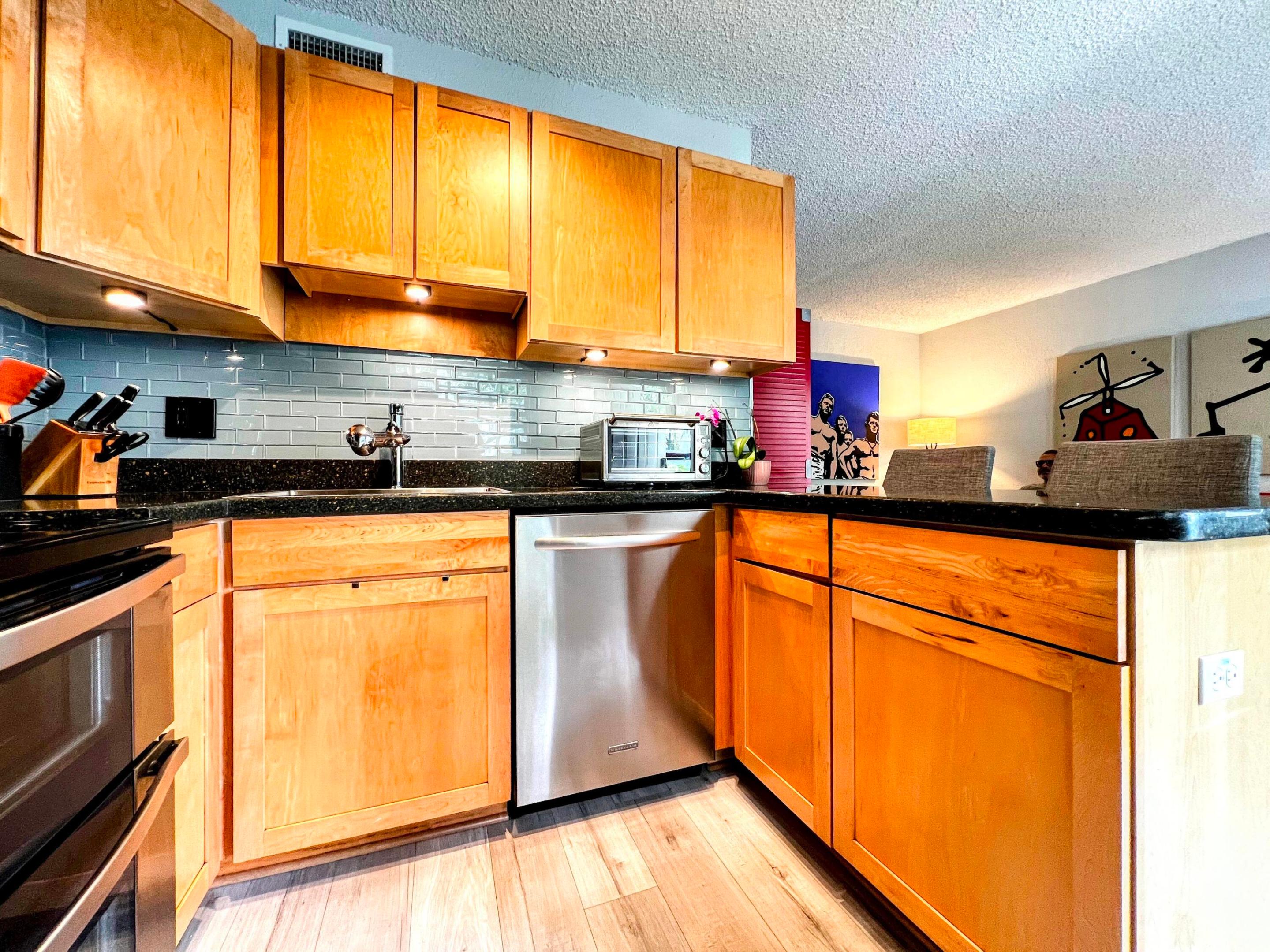 GROVE AT WILTON MANORS CONDO - Residential Lease