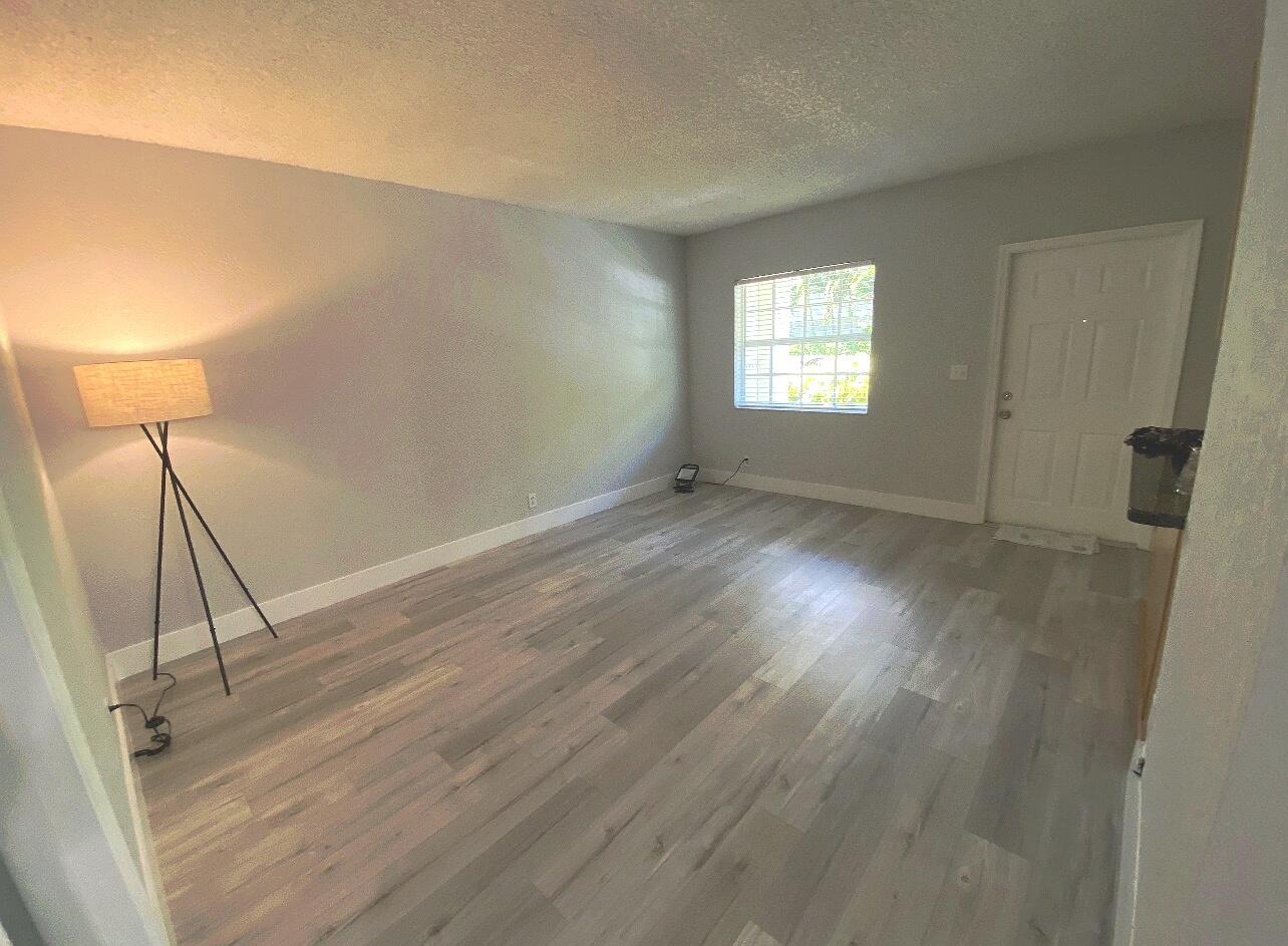 GROVE AT WILTON MANORS CONDO - Residential Lease