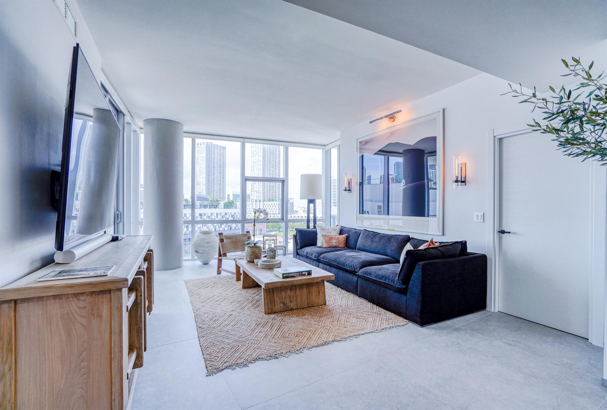 PARAMOUNT MIAMI WORLDCENT - Residential Lease