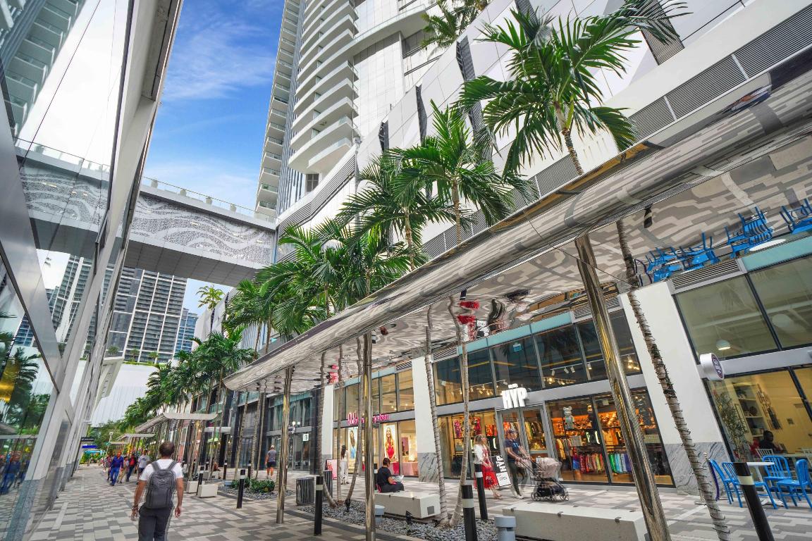 PARAMOUNT MIAMI WORLDCENTER - Residential Lease