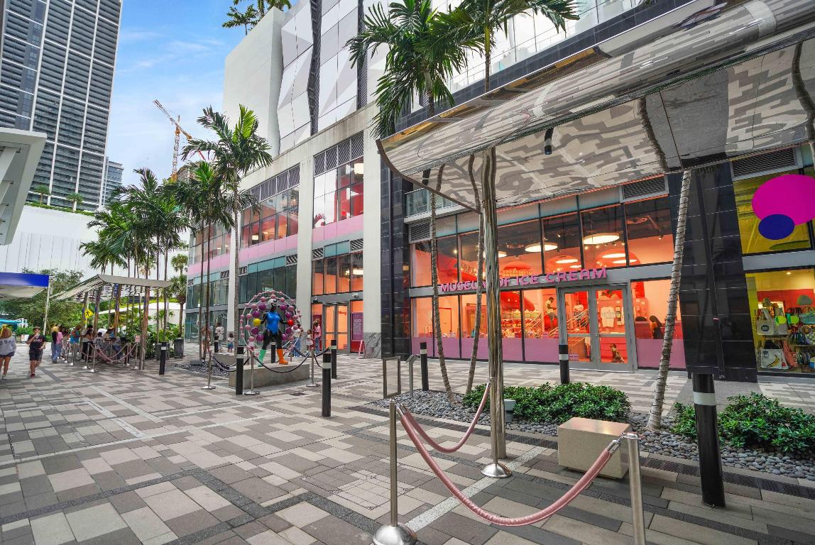 PARAMOUNT MIAMI WORLDCENTER - Residential Lease