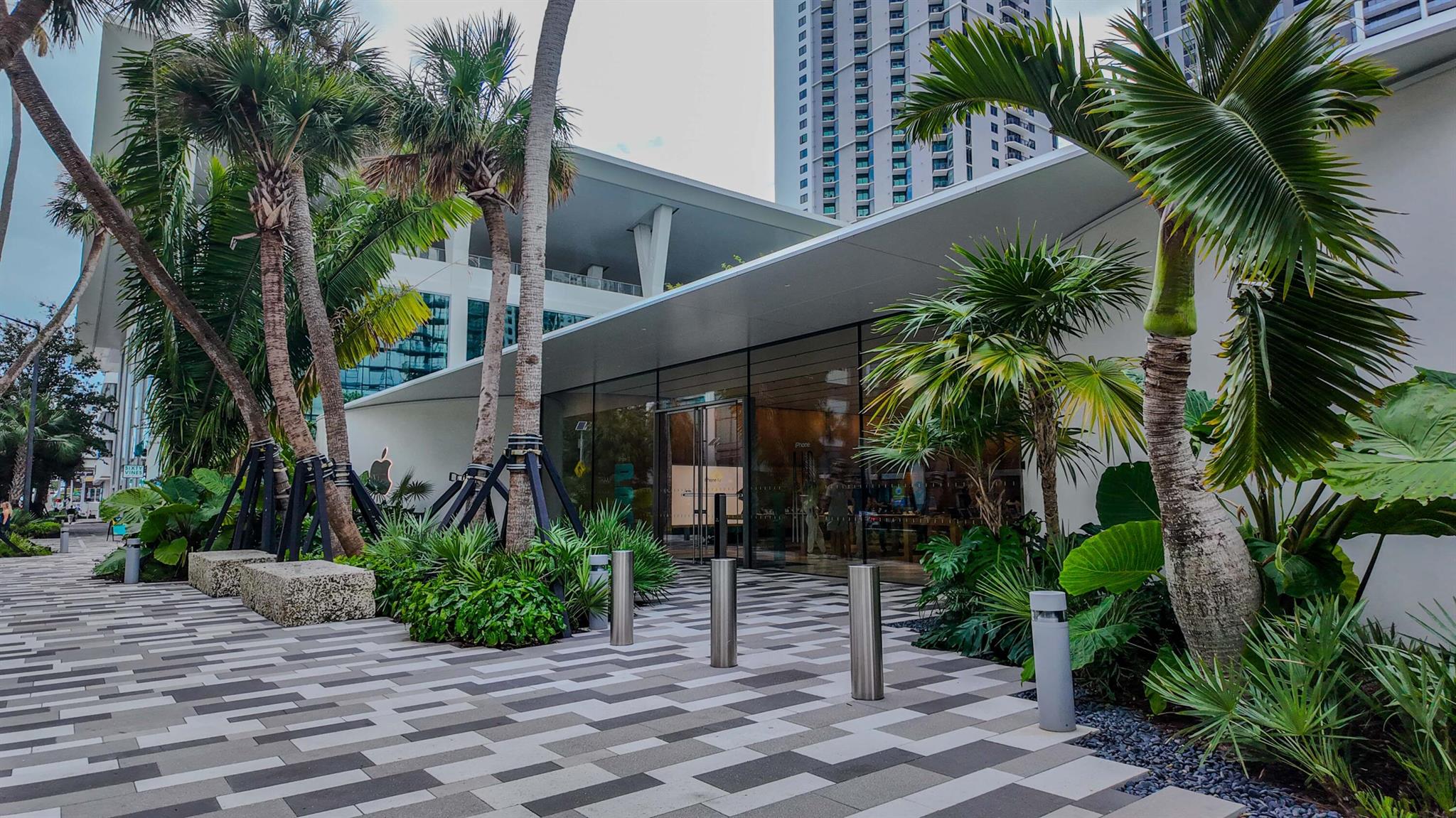PARAMOUNT MIAMI WORLDCENT - Residential Lease