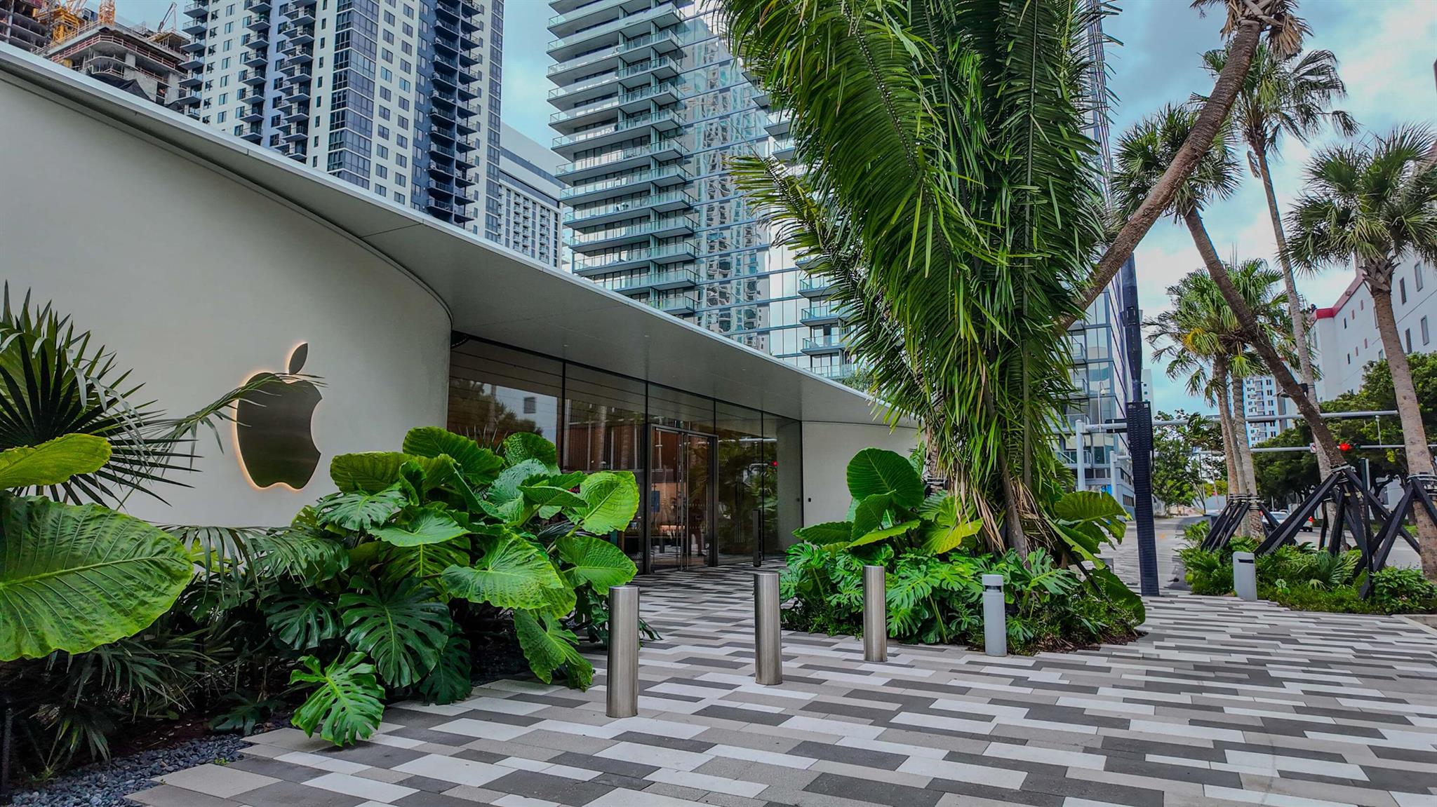 PARAMOUNT MIAMI WORLDCENT - Residential Lease