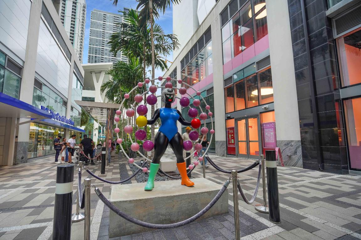 PARAMOUNT MIAMI WORLDCENTER - Residential Lease