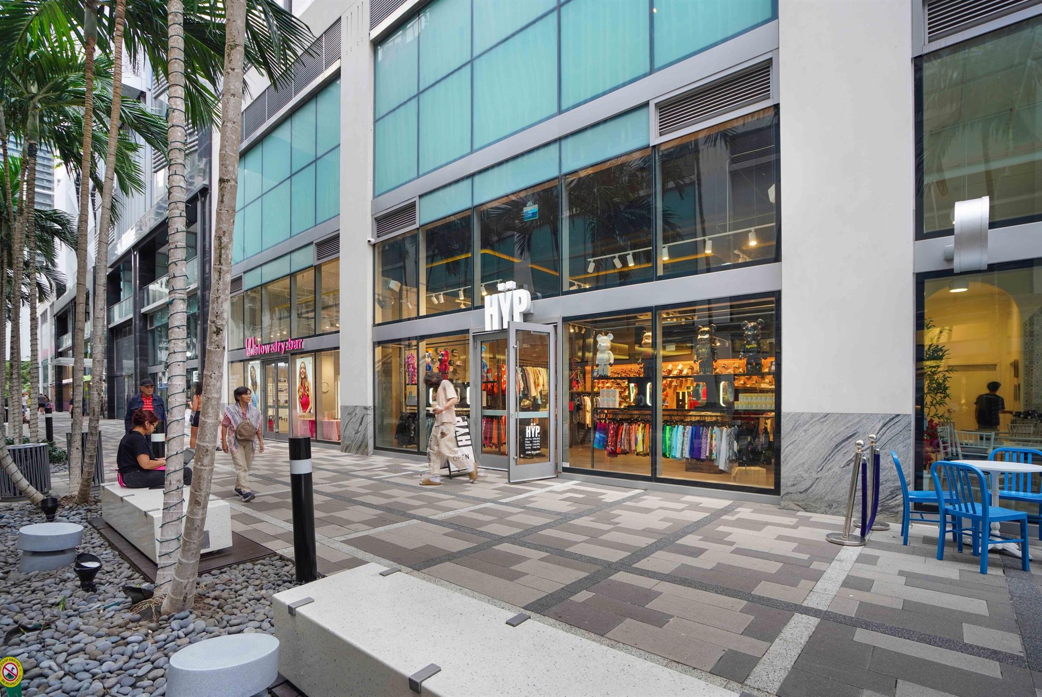 PARAMOUNT MIAMI WORLDCENT - Residential Lease