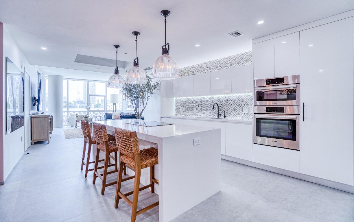 PARAMOUNT MIAMI WORLDCENTER - Residential Lease