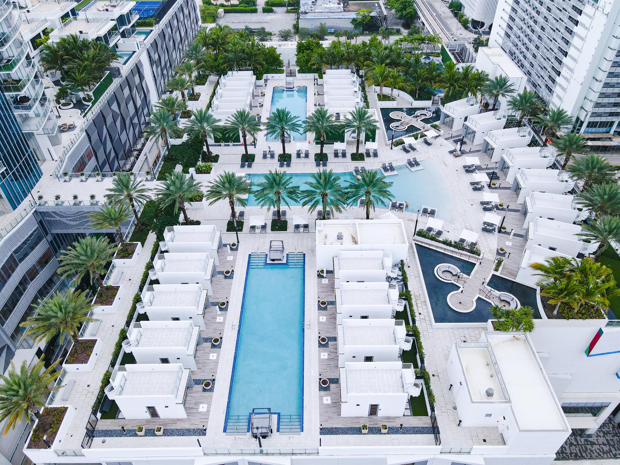 PARAMOUNT MIAMI WORLDCENT - Residential Lease