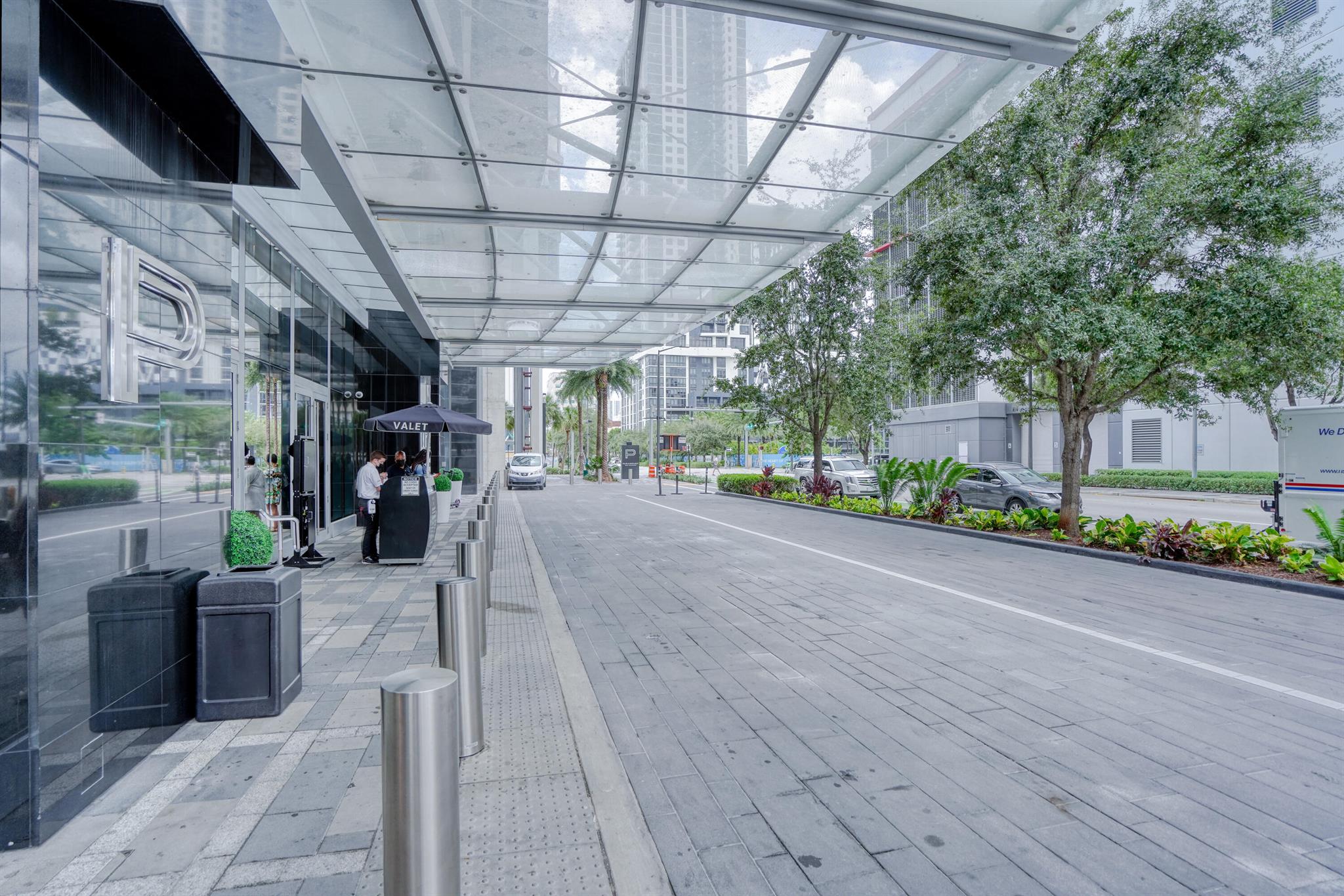 PARAMOUNT MIAMI WORLDCENT - Residential Lease