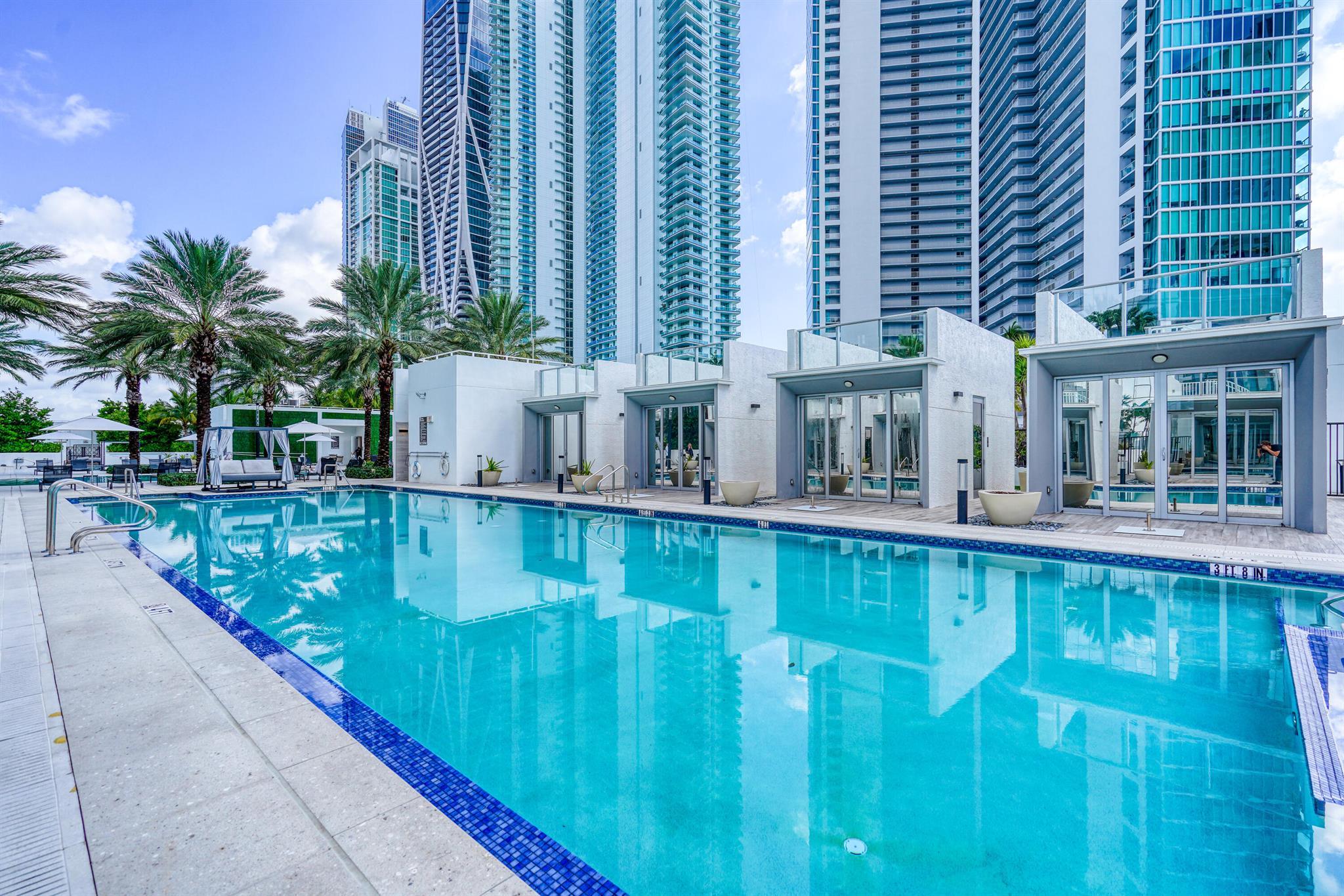 PARAMOUNT MIAMI WORLDCENT - Residential Lease