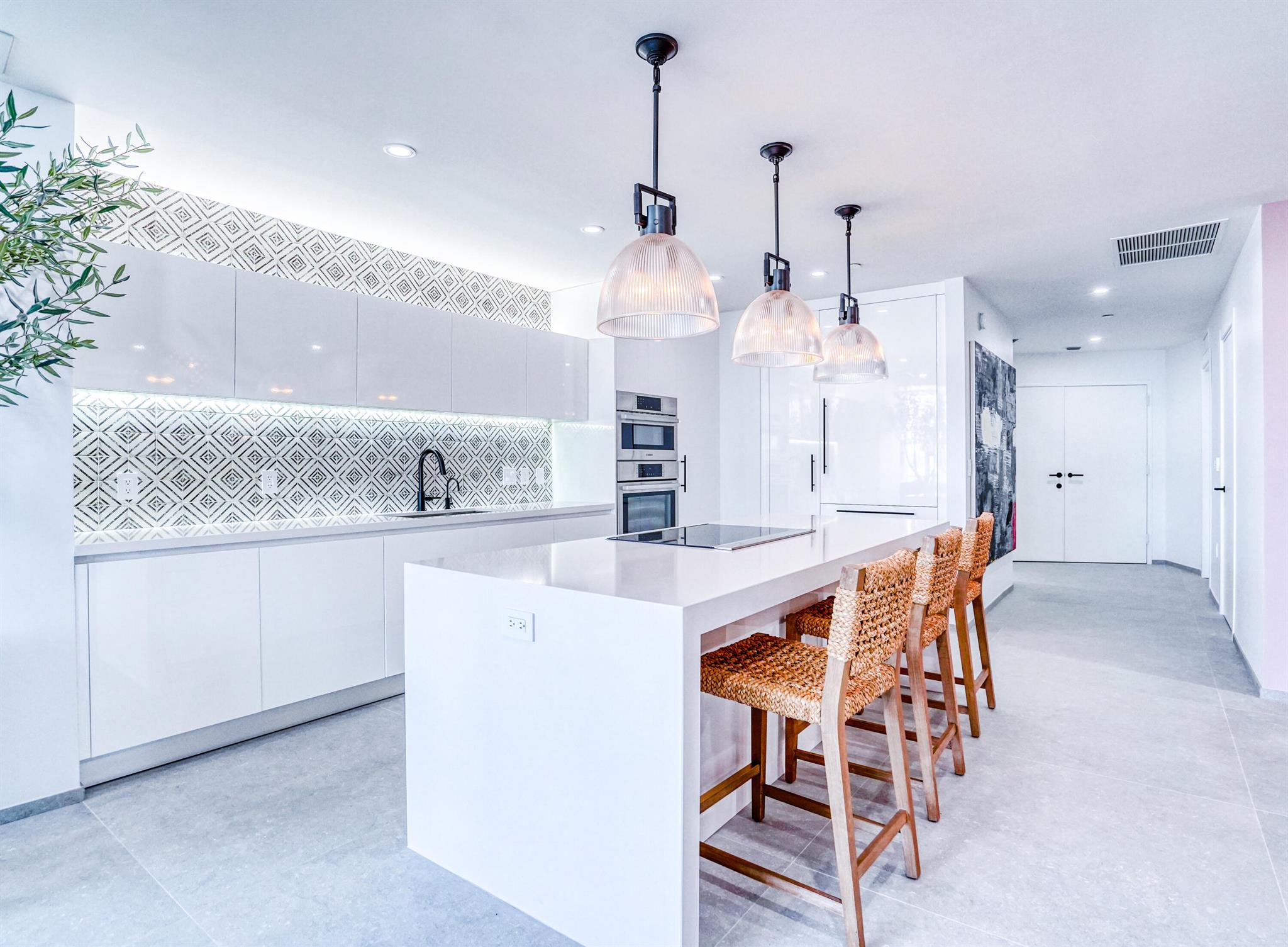 PARAMOUNT MIAMI WORLDCENT - Residential Lease