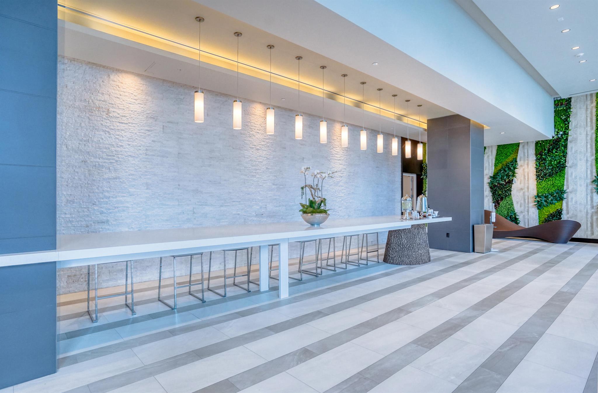 PARAMOUNT MIAMI WORLDCENT - Residential Lease