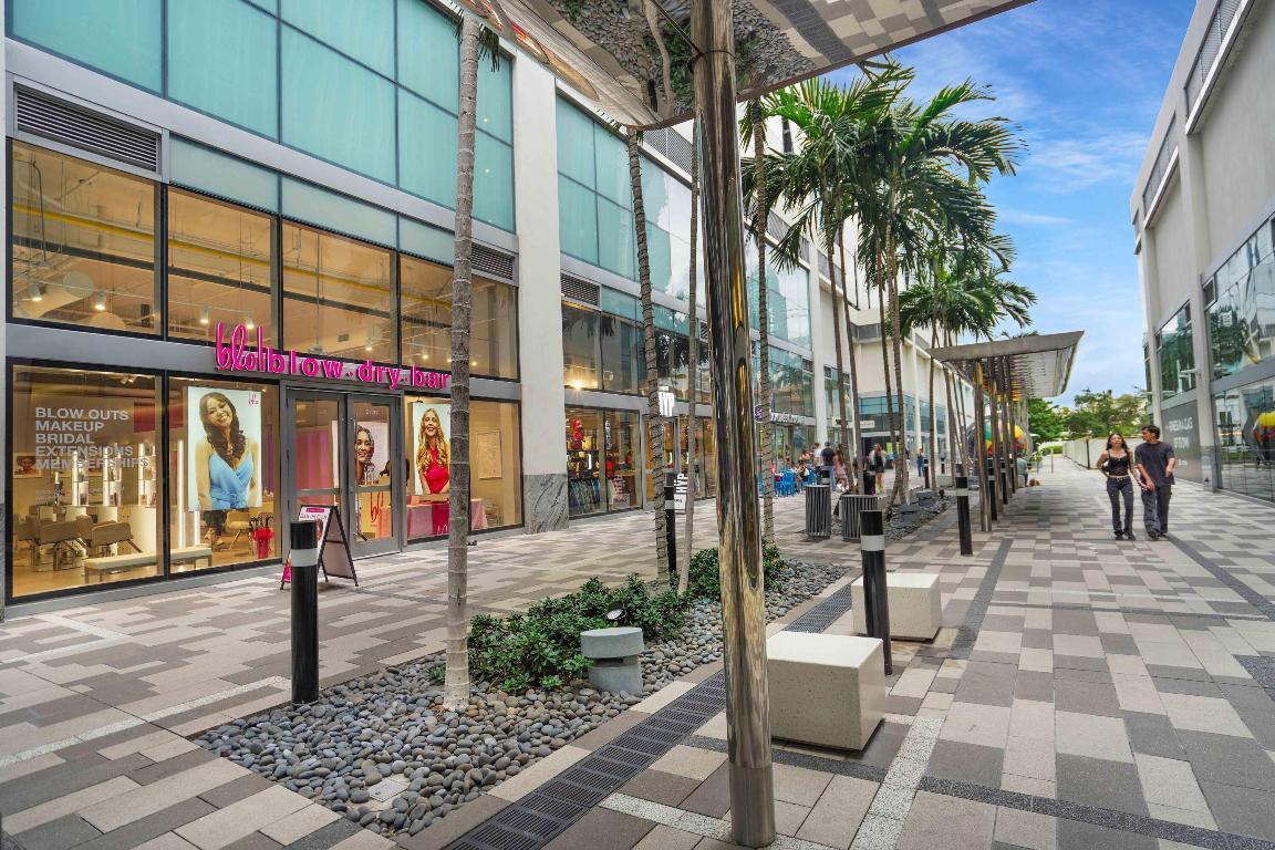 PARAMOUNT MIAMI WORLDCENTER - Residential Lease