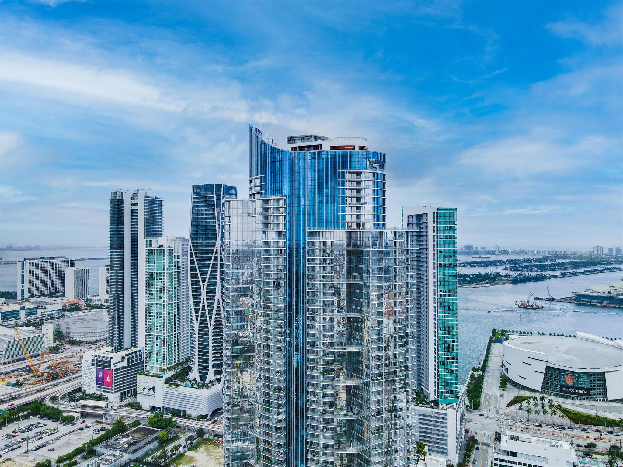 PARAMOUNT MIAMI WORLDCENT - Residential Lease
