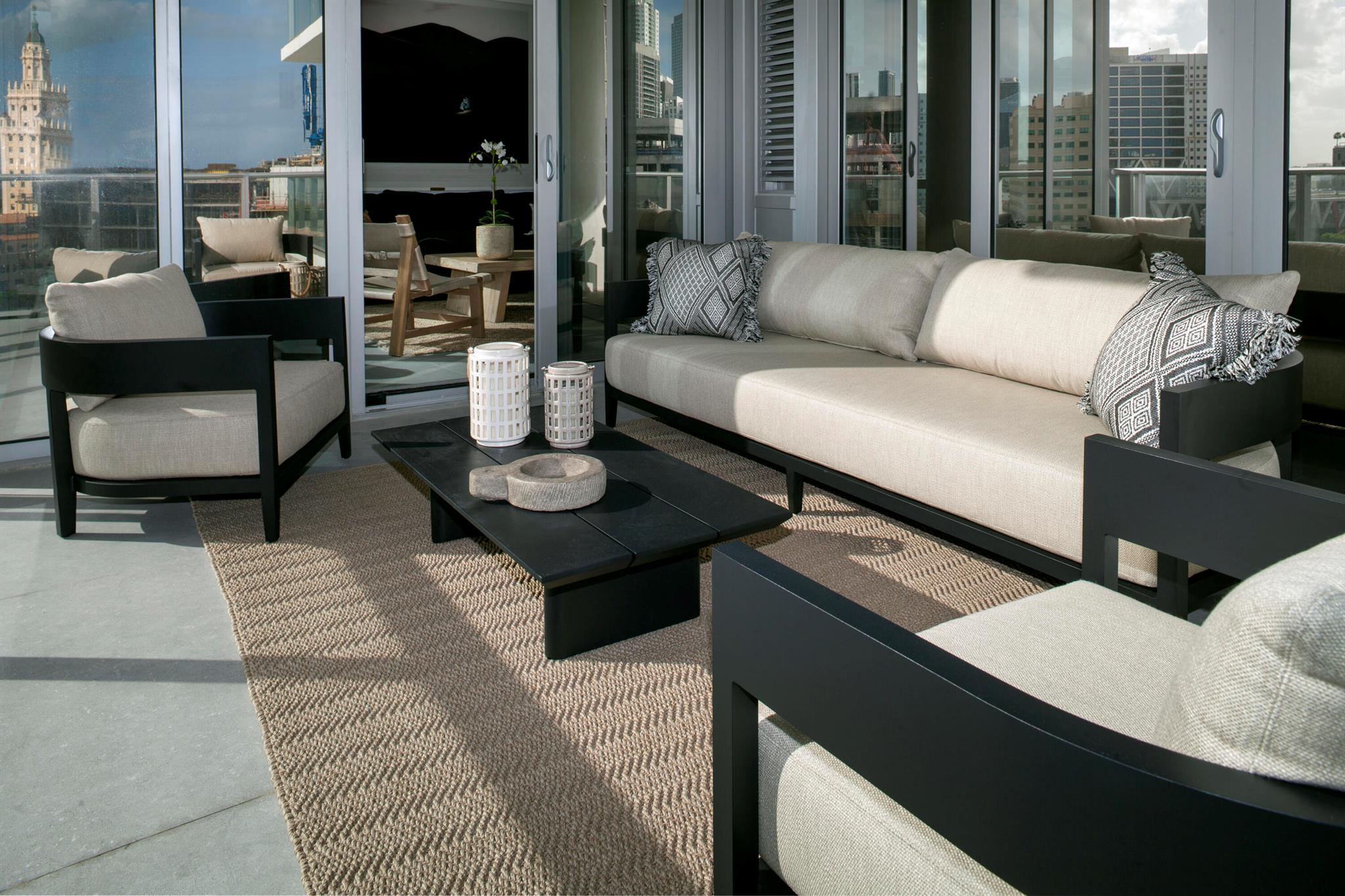 PARAMOUNT MIAMI WORLDCENT - Residential Lease