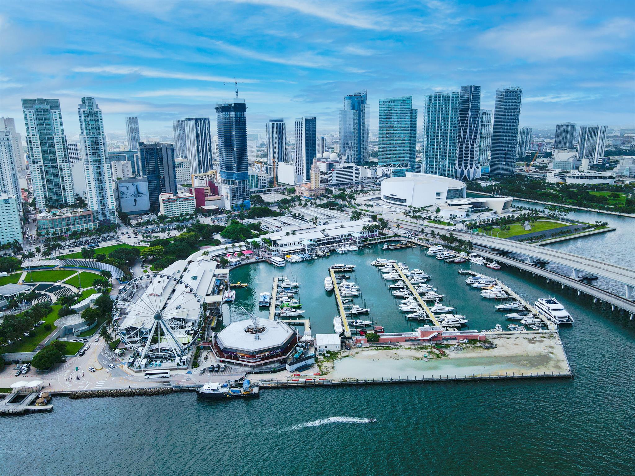 PARAMOUNT MIAMI WORLDCENT - Residential Lease