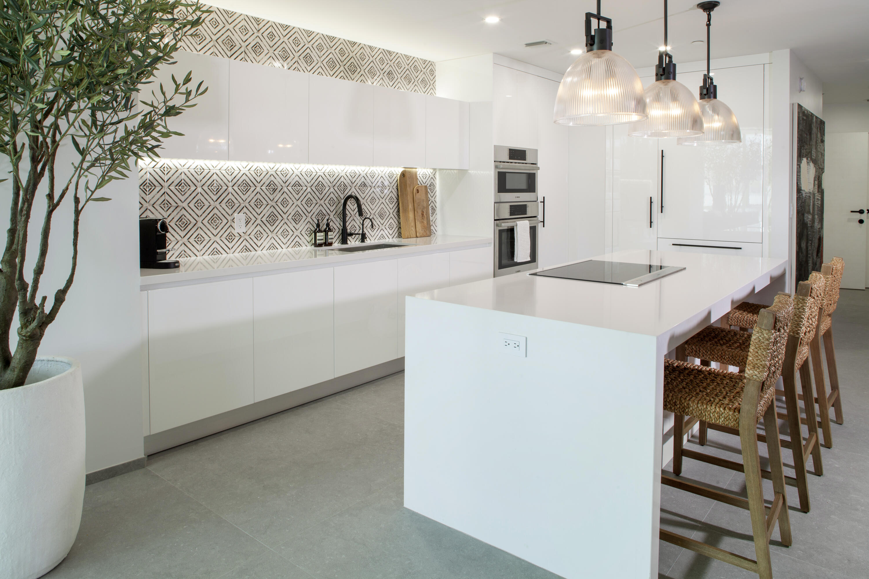 851 NE 1st Avenue 812