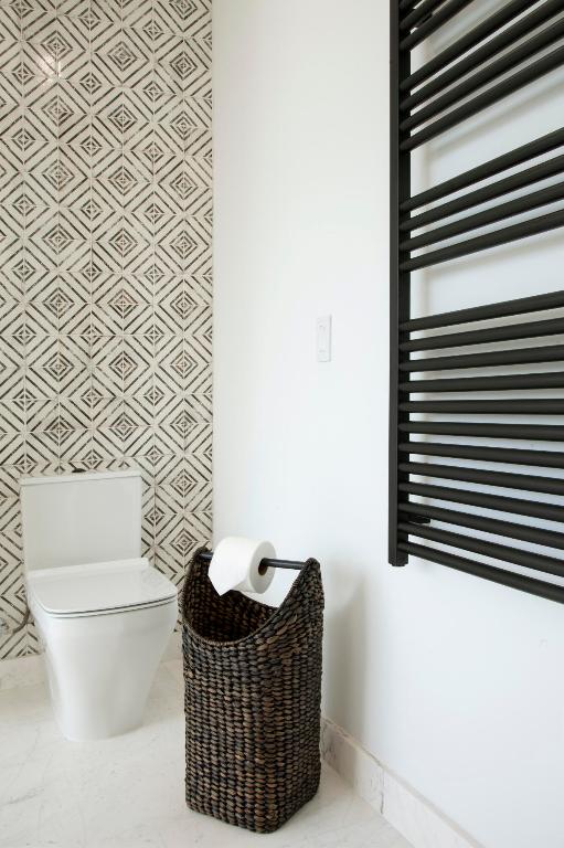 PARAMOUNT MIAMI WORLDCENTER - Residential Lease