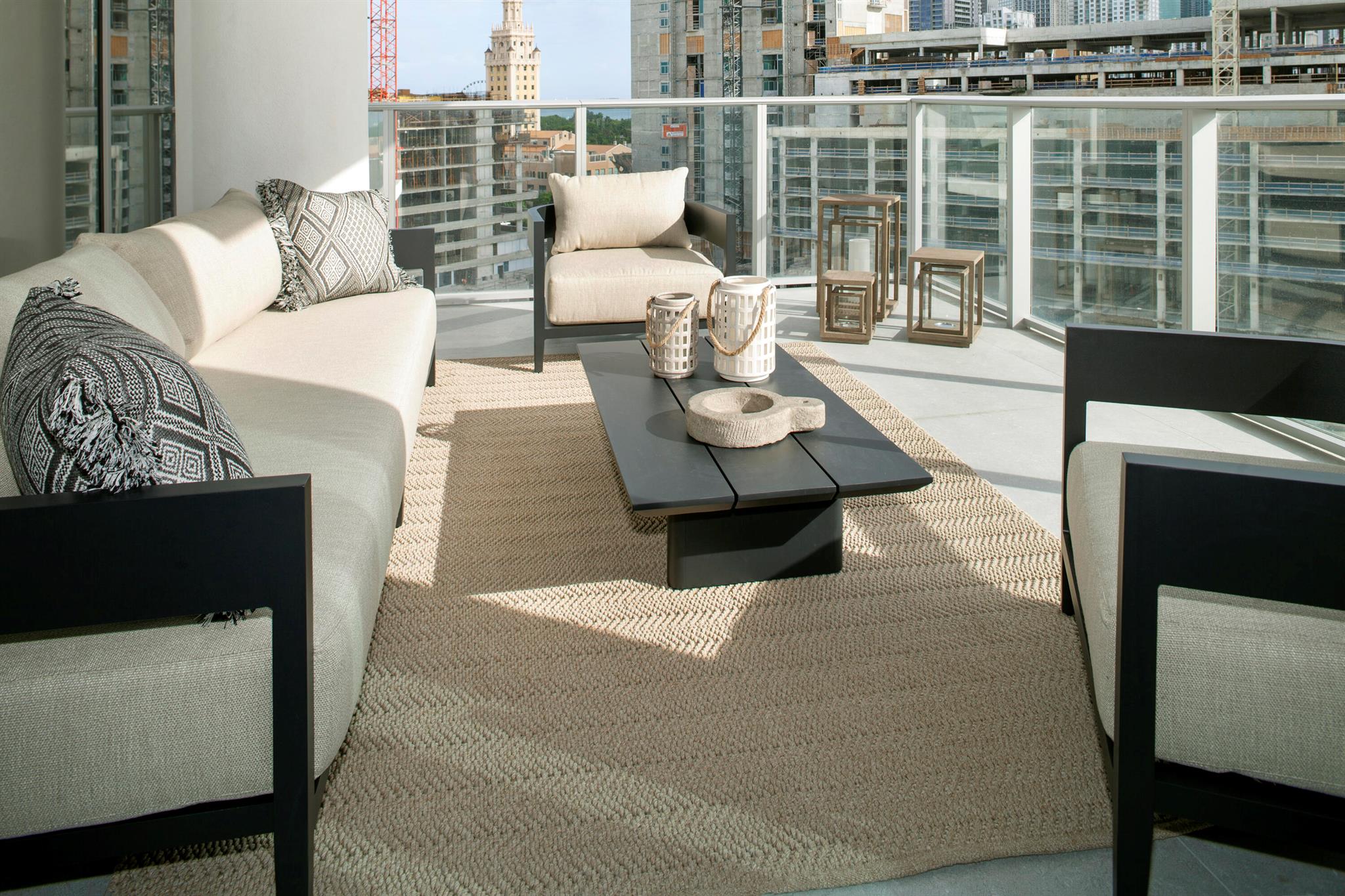 PARAMOUNT MIAMI WORLDCENT - Residential Lease