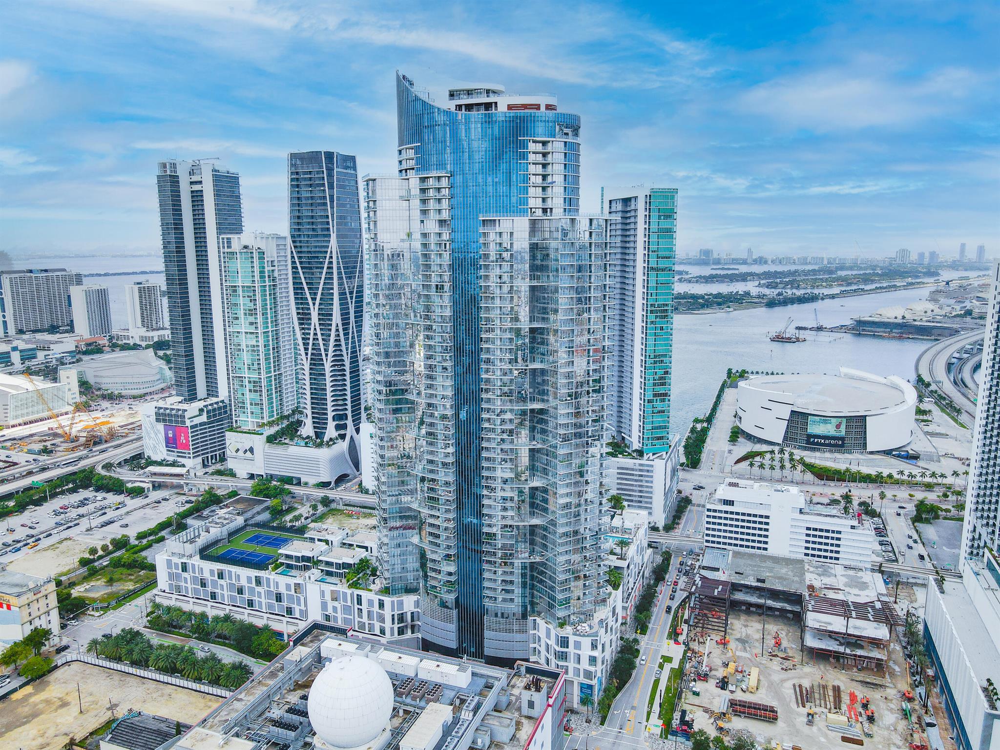PARAMOUNT MIAMI WORLDCENT - Residential Lease