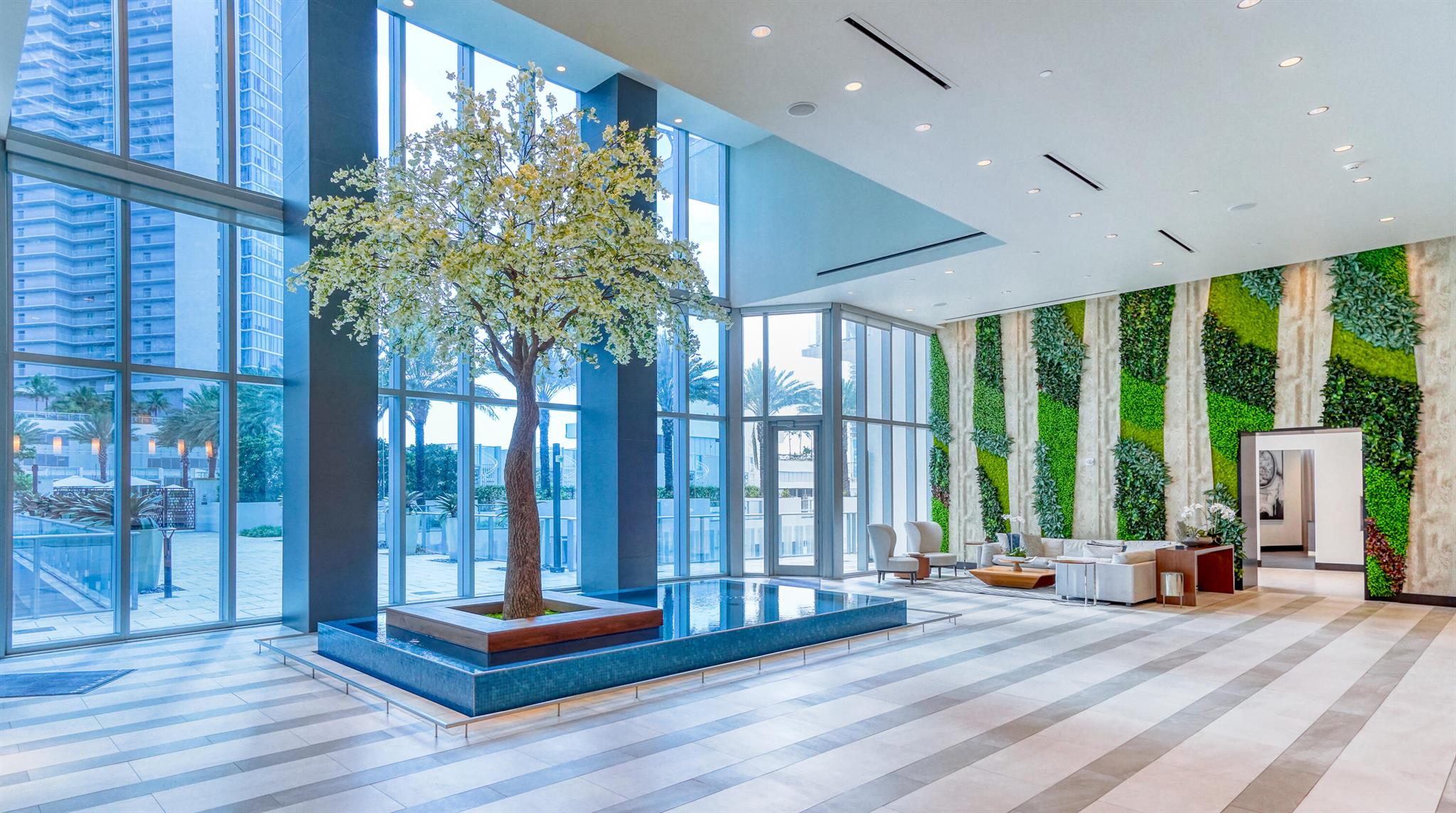 PARAMOUNT MIAMI WORLDCENT - Residential Lease