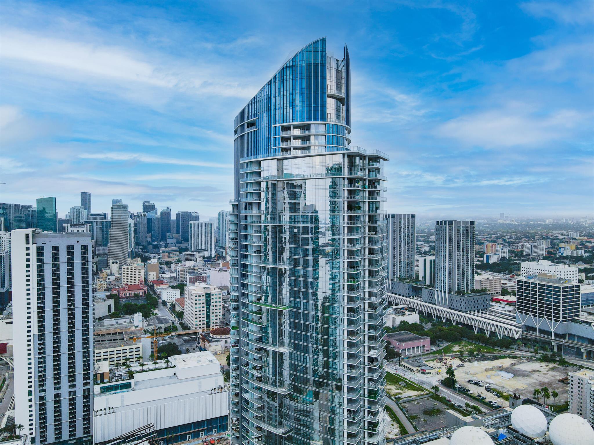 PARAMOUNT MIAMI WORLDCENT - Residential Lease