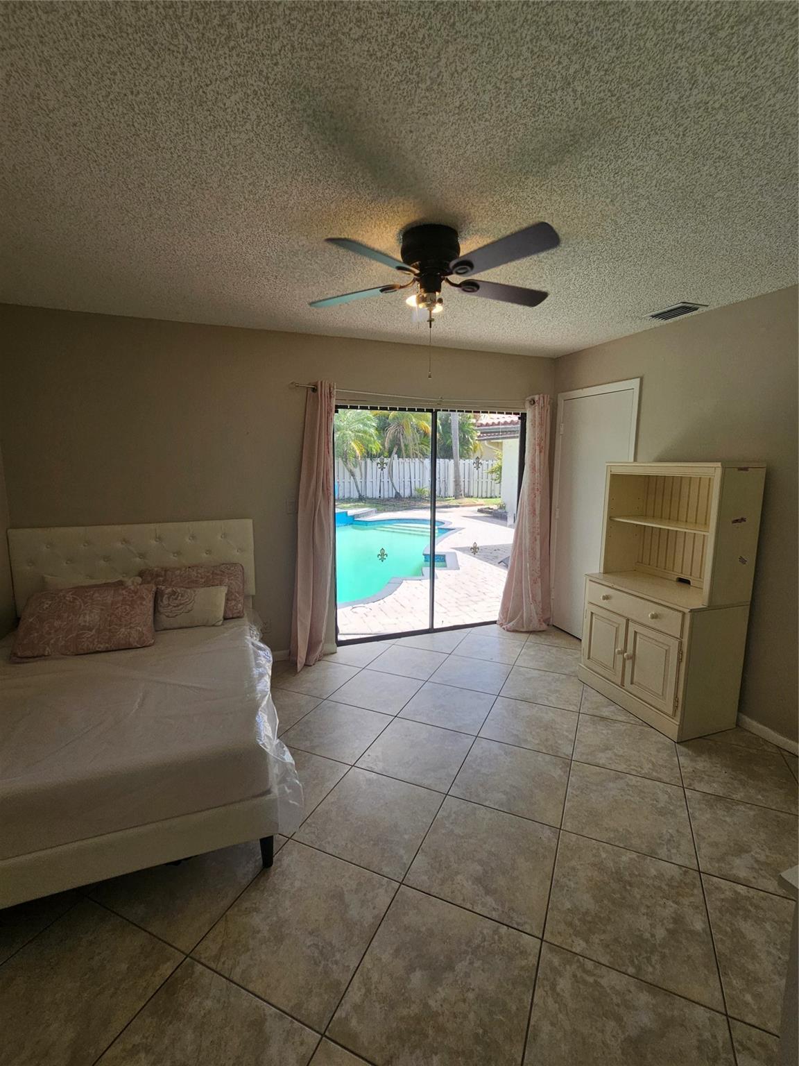 Jacaranda Area 983 97-18 - Residential