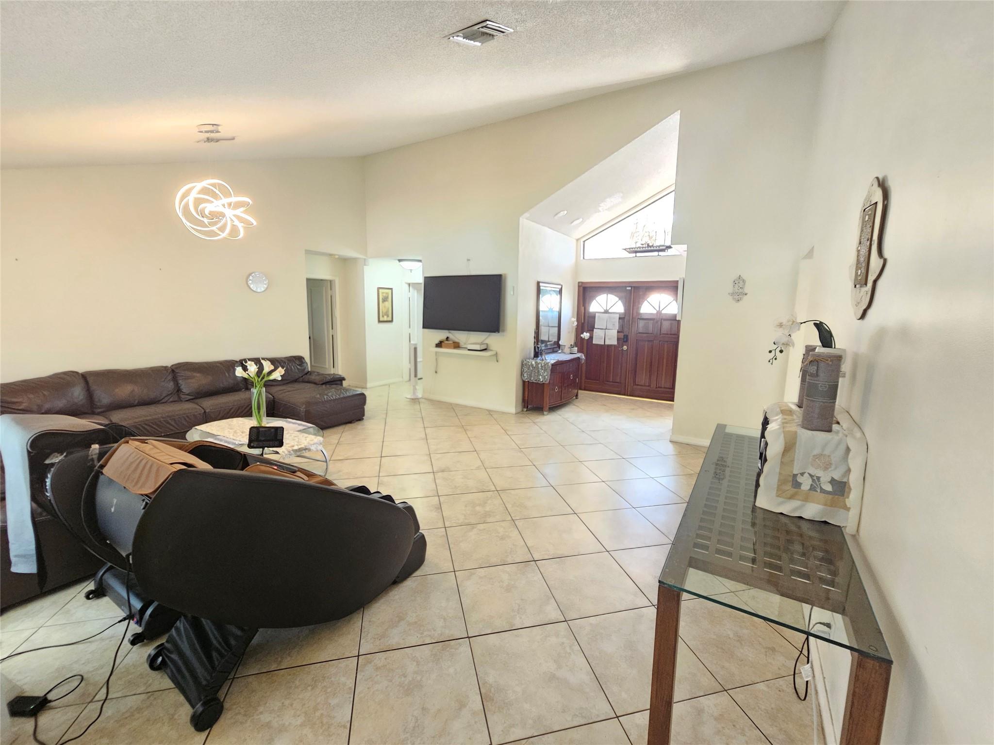 Jacaranda Area 983 97-18 - Residential