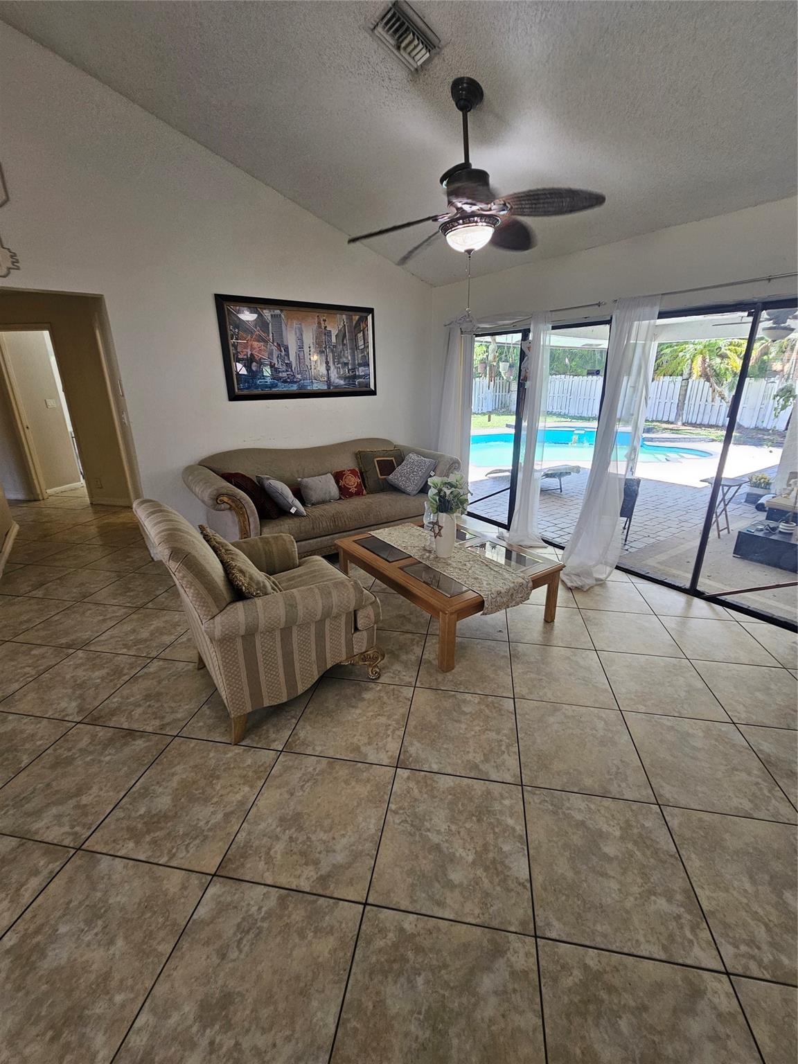 Jacaranda Area 983 97-18 - Residential